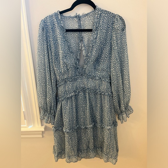 Blue long sleeve patterned dress with open back - Picture 3 of 4